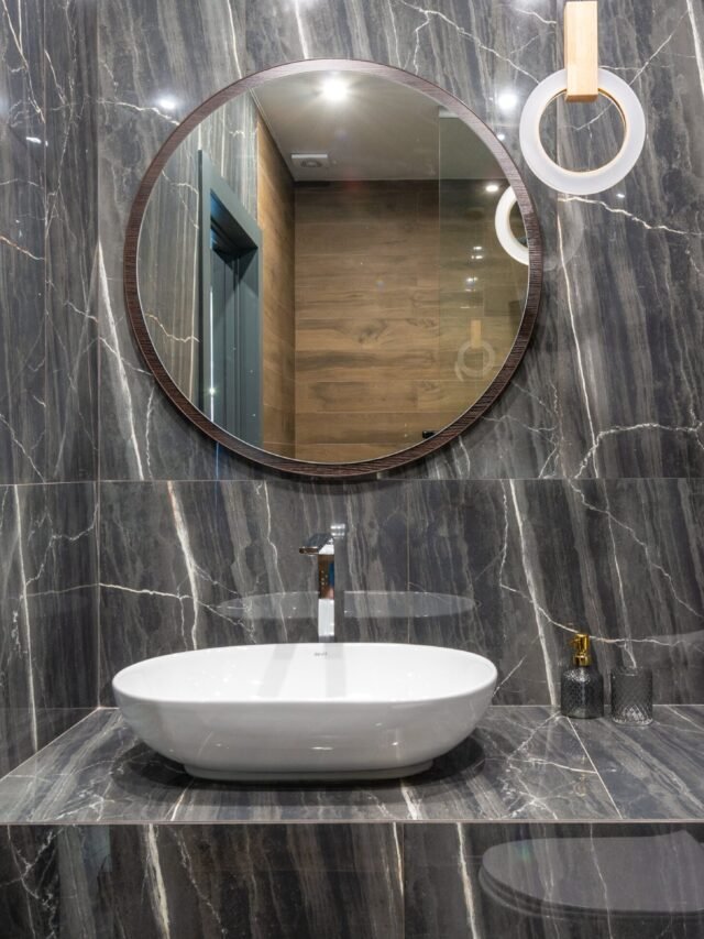 The Versatility of Round Bathroom Mirrors:  Enhancing Your Reflection